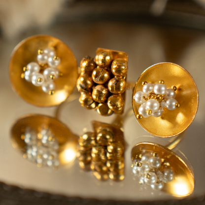 Gold and pearl Connector ring