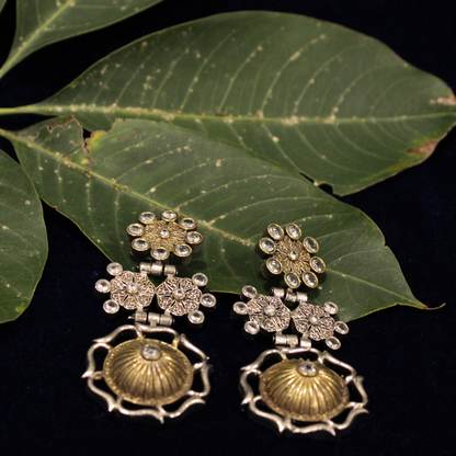 Antique Gold Silver Flower Link Studs