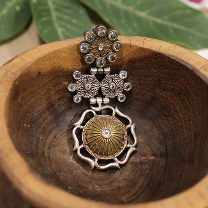 Antique Gold Silver Flower Link Studs