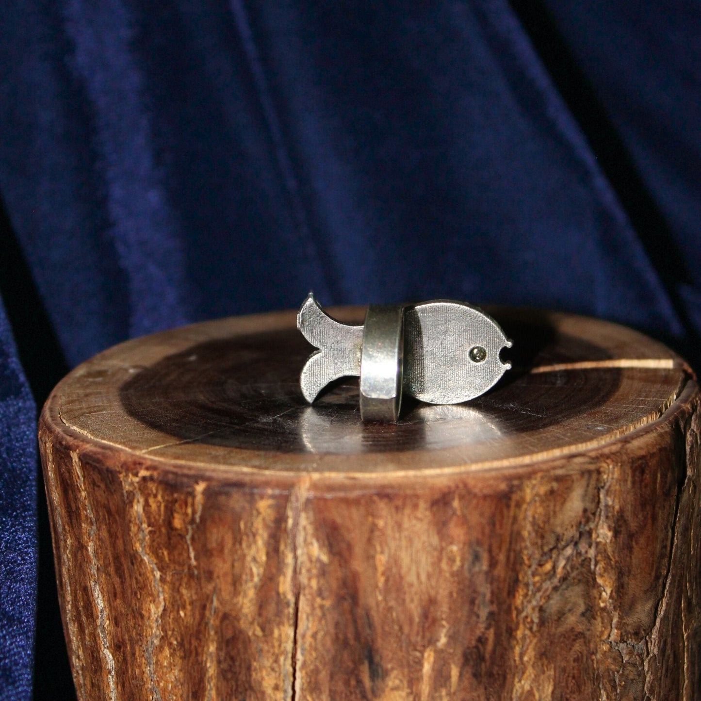 Silva Sutra Fin-tastic fish ring