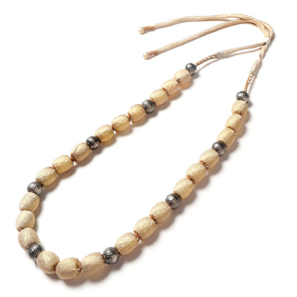 Single layer fabric beaded necklace in metalic hues